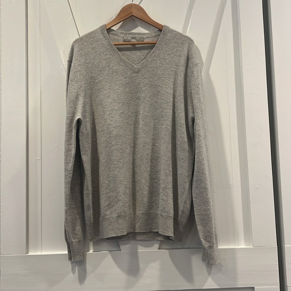 Neiman Marcus 100% Cashmere Grey V-Neck Sweater Size XXL Extra Extra Large - Picture 1 of 6